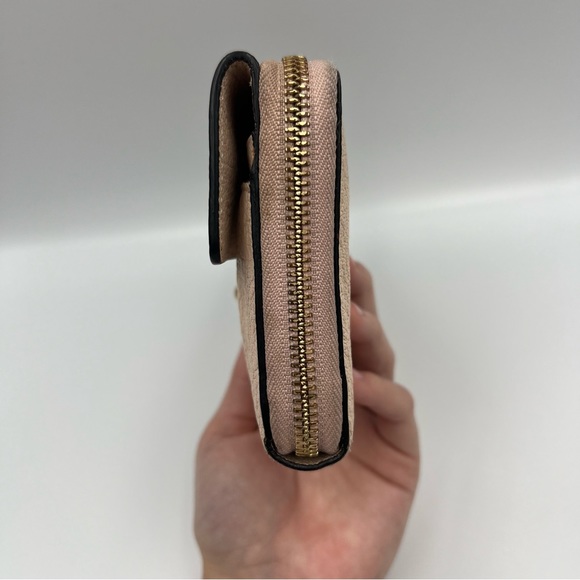 Chloe Elsie Wallet - Cream Chloe Turnlock Wallet - Picture 11 of 17